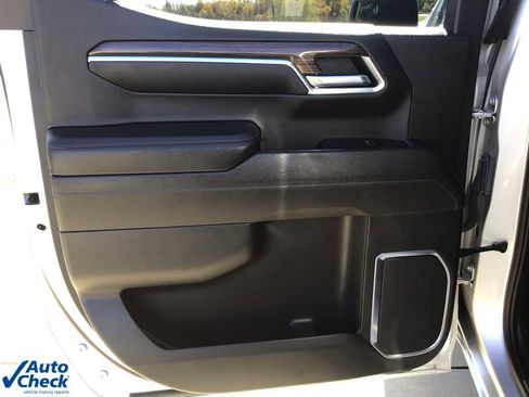 Used 2022 Chevrolet Silverado 1500 LT Trail Boss w/ Protection Package image 11