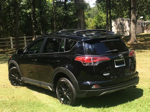 Used 2018 Toyota RAV4 Adventure AWD/4WD image 3