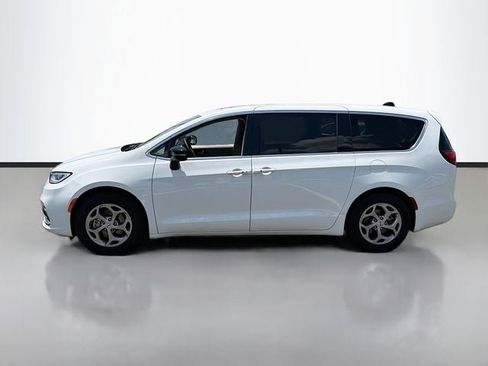 Used 2024 Chrysler Pacifica Limited FWD image 10