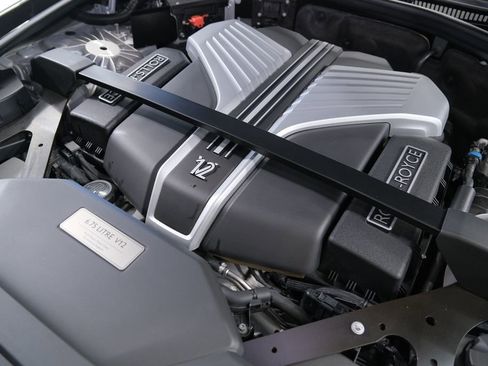 Used 2023 Rolls-Royce Phantom Sedan image 82