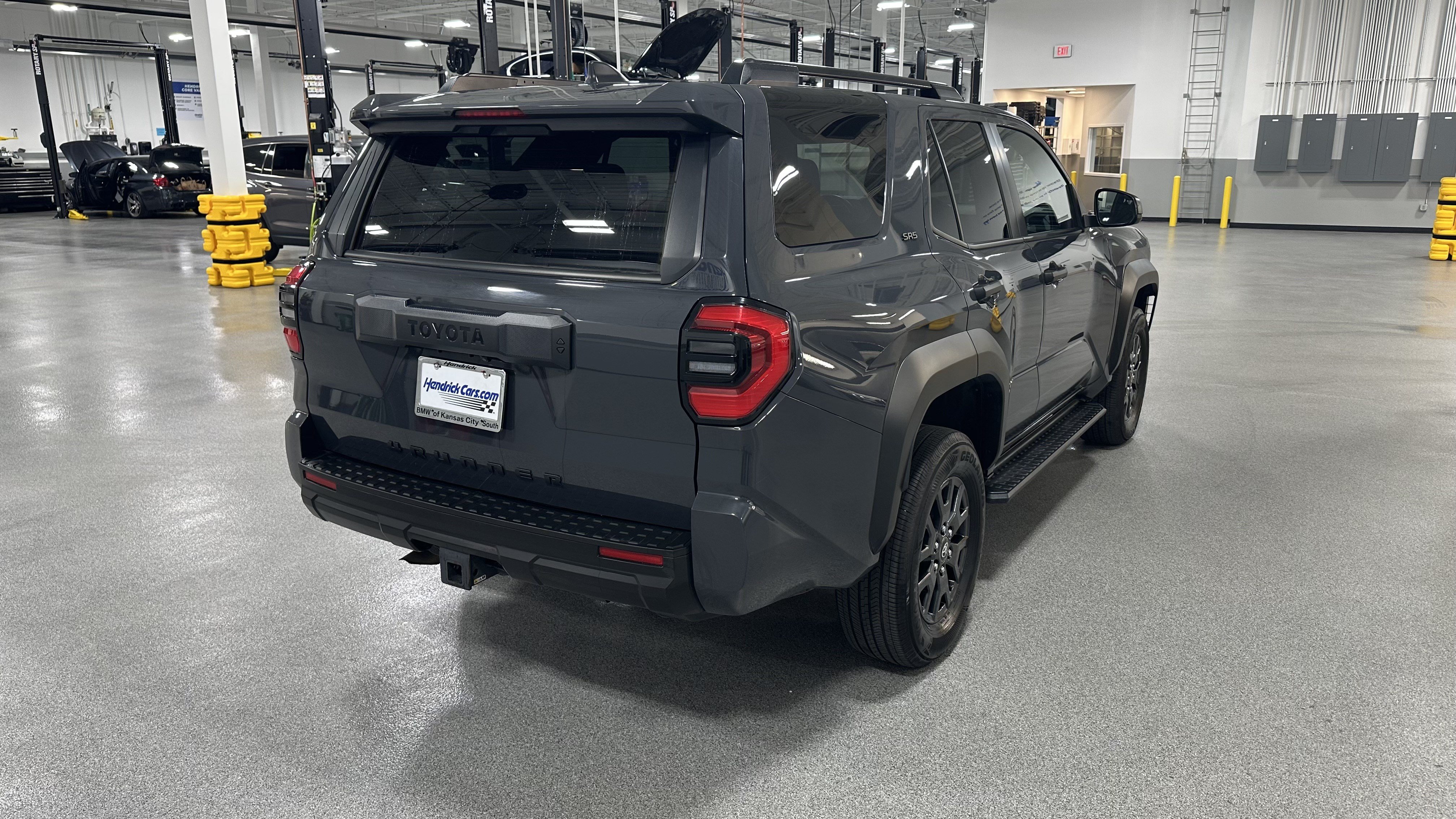 Used 2025 Toyota 4Runner SR5 AWD/4WD image 10