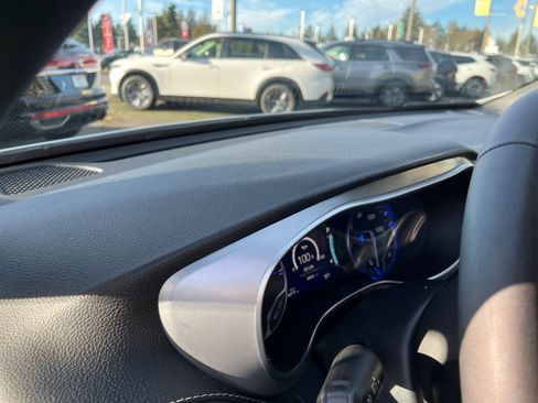 Used 2025 Chrysler Pacifica Limited image 39