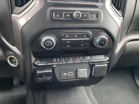 Used 2024 Chevrolet Silverado 2500 Custom w/ Custom Convenience Package image 24