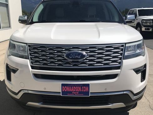 Used 2019 Ford Explorer Platinum image 2