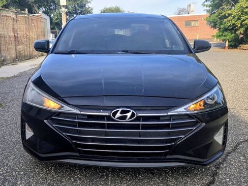 Used 2019 Hyundai Elantra SE FWD image 3