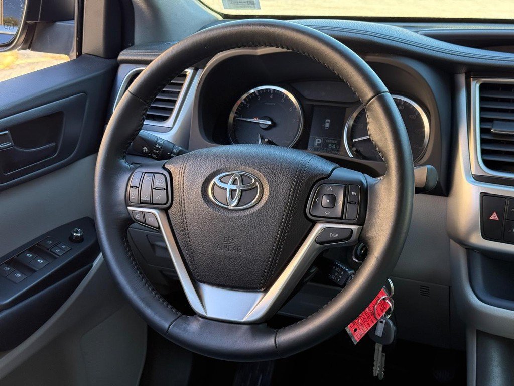 Used 2015 Toyota Highlander Plus AWD/4WD image 13