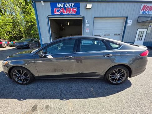 Used 2018 Ford Fusion SE w/ Equipment Group 201A image 8
