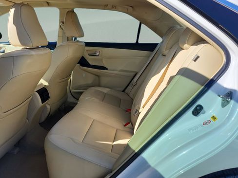 Used 2015 Toyota Camry XLE image 11