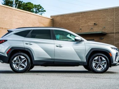 Used 2025 Hyundai Tucson SEL AWD/4WD image 6