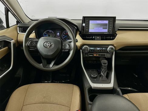 Used 2020 Toyota RAV4 XLE w/ Convenience Package image 22