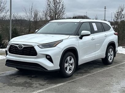 Used 2023 Toyota Highlander LE
