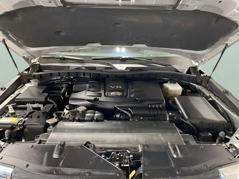 Used 2021 Nissan Armada SL w/ Captain's Chairs Package AWD/4WD image 34
