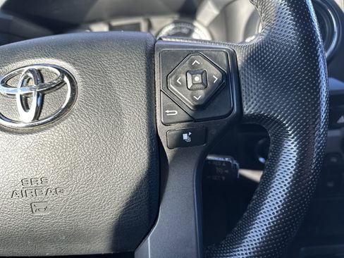 Used 2016 Toyota Tacoma TRD Off-Road image 19