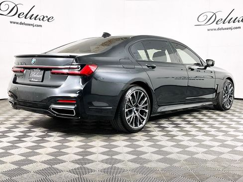 Used 2020 BMW 750i xDrive w/ M Sport Package AWD/4WD image 6