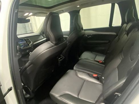 Used 2023 Volvo XC90 B5 Core AWD/4WD image 12