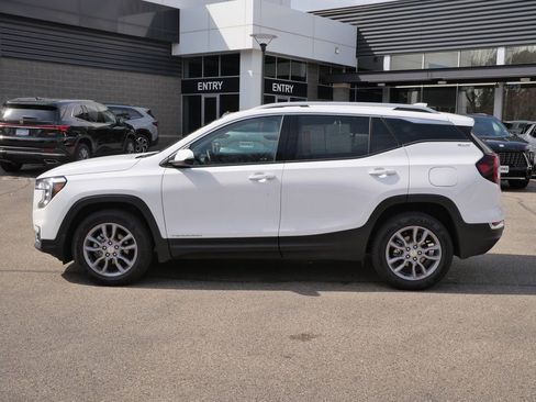 Used 2024 GMC Terrain SLT AWD/4WD image 6