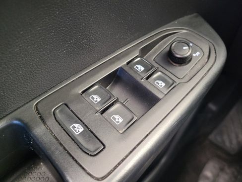 Used 2022 Volkswagen Taos S FWD image 27
