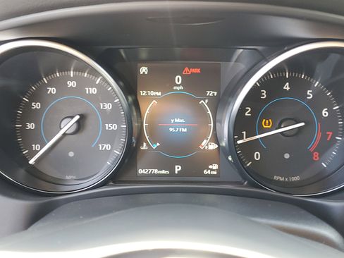 Used 2019 Jaguar XE Premium image 21