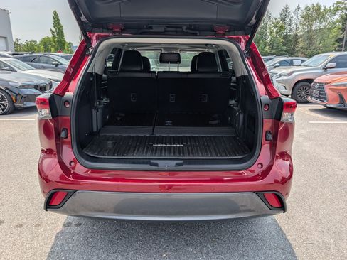 Used 2021 Toyota Highlander Limited AWD/4WD image 12