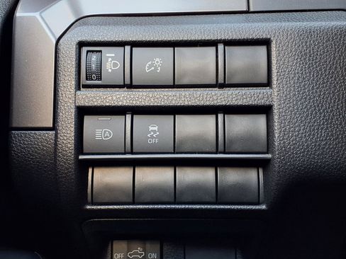 Used 2025 Toyota Tacoma SR5 w/ SR5 Upgrade Package image 21