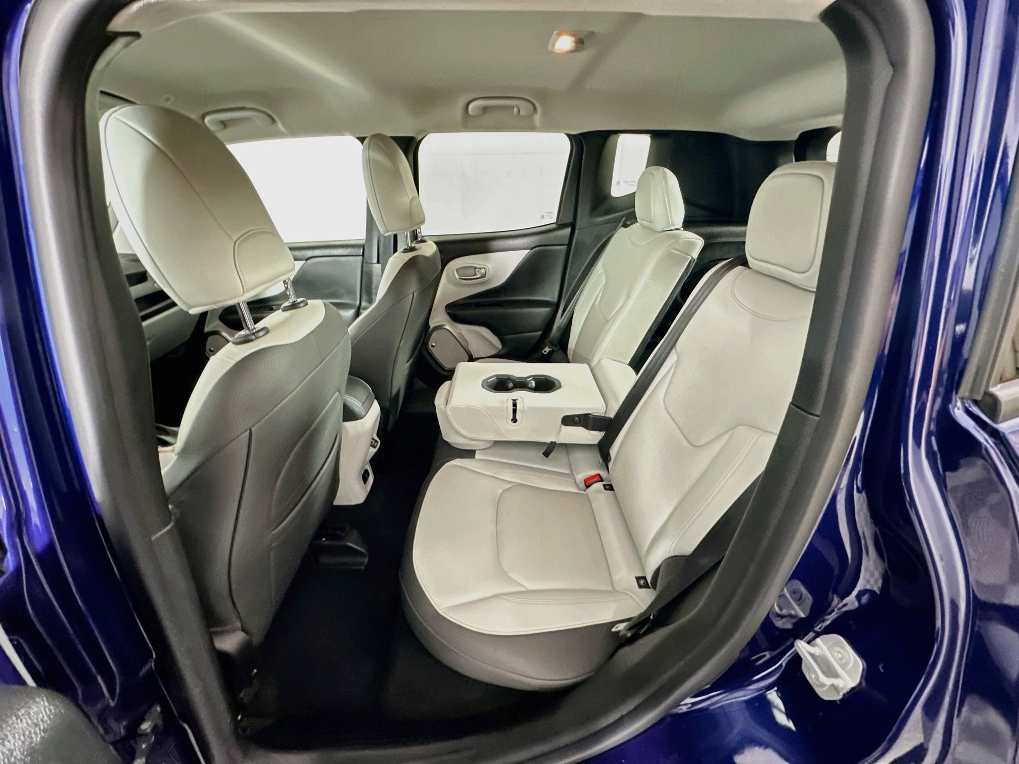 Used 2019 Jeep Renegade Limited w/ LED Lighting Group AWD/4WD image 25