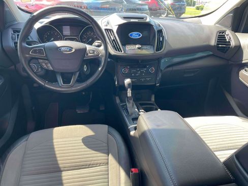 Used 2017 Ford Escape SE w/ Equipment Group 201A FWD image 7
