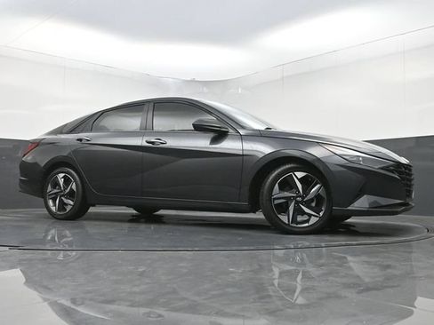 Used 2023 Hyundai Elantra SEL w/ Convenience Package FWD image 32
