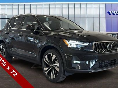 New 2025 Volvo XC40 B5 Ultra w/ Climate Package