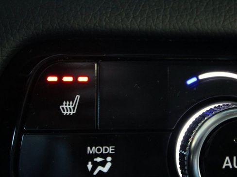 Used 2023 Honda Pilot Touring image 32