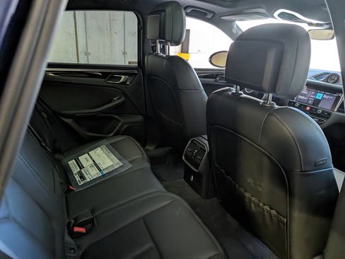 Used 2025 Porsche Macan image 22