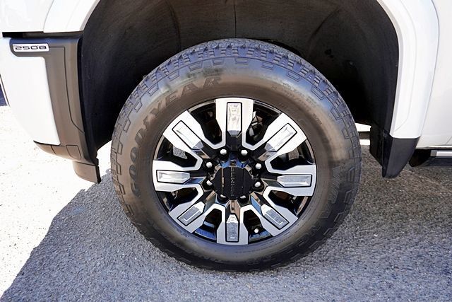 Used 2024 GMC Sierra 2500 Denali w/ Technology Package AWD/4WD image 16