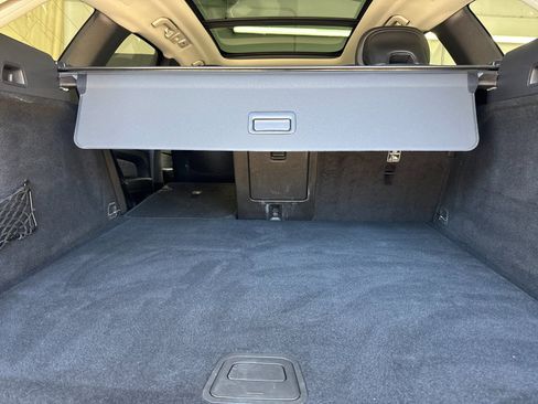 Used 2022 Volvo XC60 T8 Inscription Expression image 15