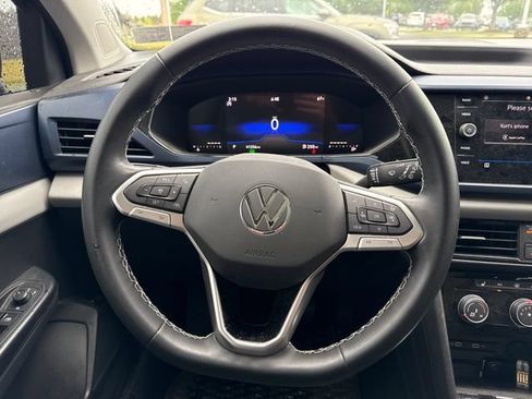 Used 2023 Volkswagen Taos SE w/ Panoramic Sunroof Package FWD image 20