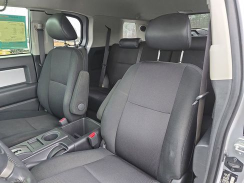 Used 2007 Toyota FJ Cruiser 2WD image 21