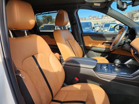 Certified 2025 MAZDA CX-70 3.3 Turbo S w/ Premium Plus image 17