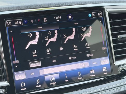 Used 2026 Chrysler Pacifica Limited FWD image 34