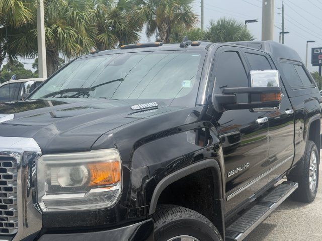 Used 2017 GMC Sierra 2500 Denali w/ Duramax Plus Package AWD/4WD image 11