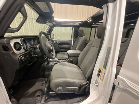 Used 2025 Jeep Wrangler Unlimited Sport AWD/4WD image 7