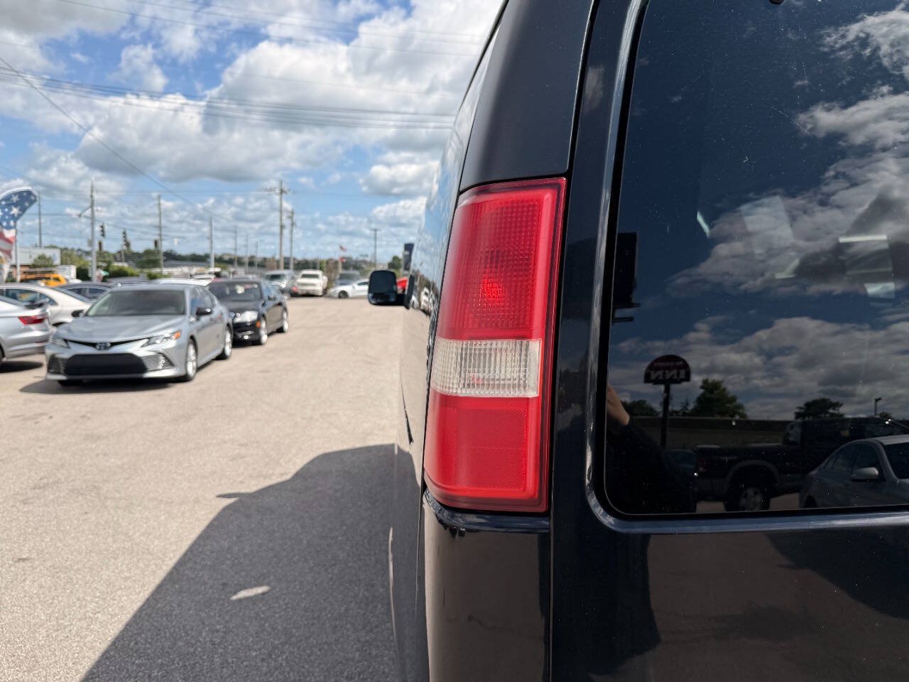 Used 2010 GMC Savana 1500 LS RWD image 26