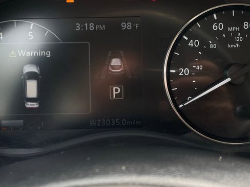 Used 2024 Nissan Kicks SR w/ SR Premium Package FWD image 16