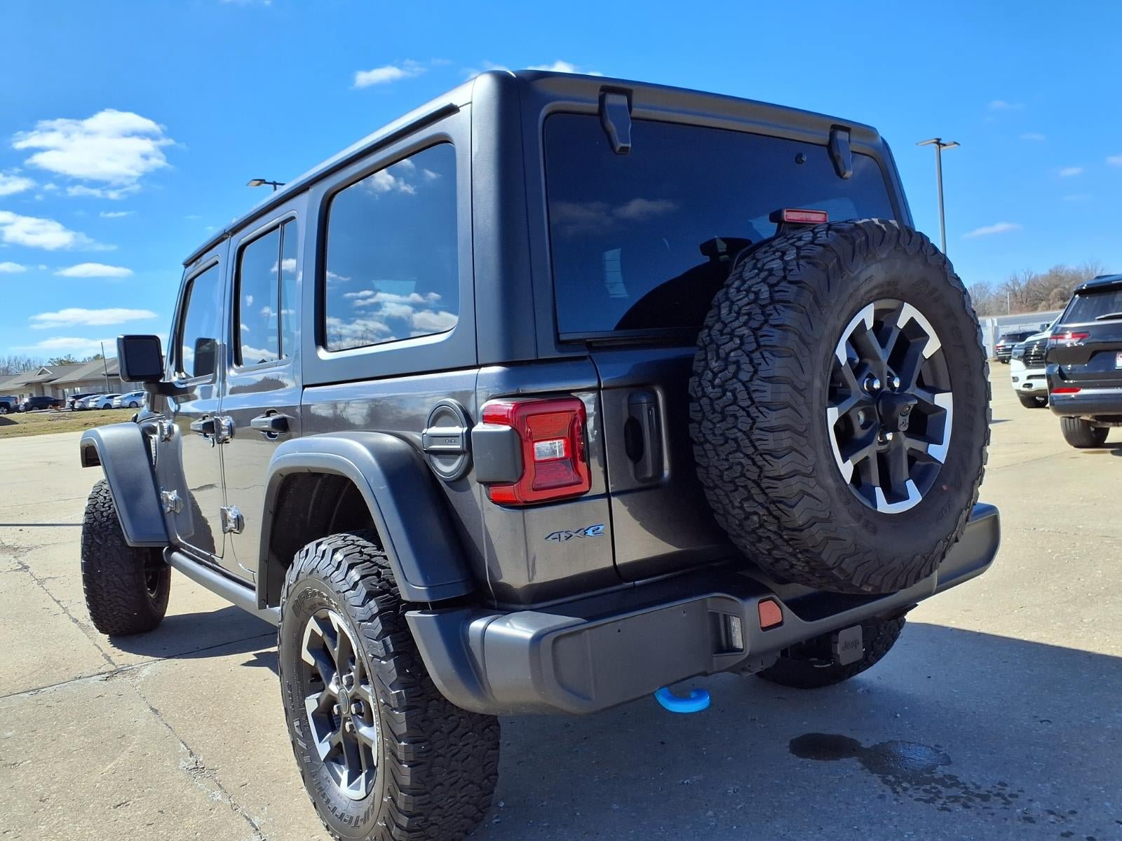 Used 2024 Jeep Wrangler Unlimited Rubicon 4xe w/ Technology Group AWD/4WD image 29
