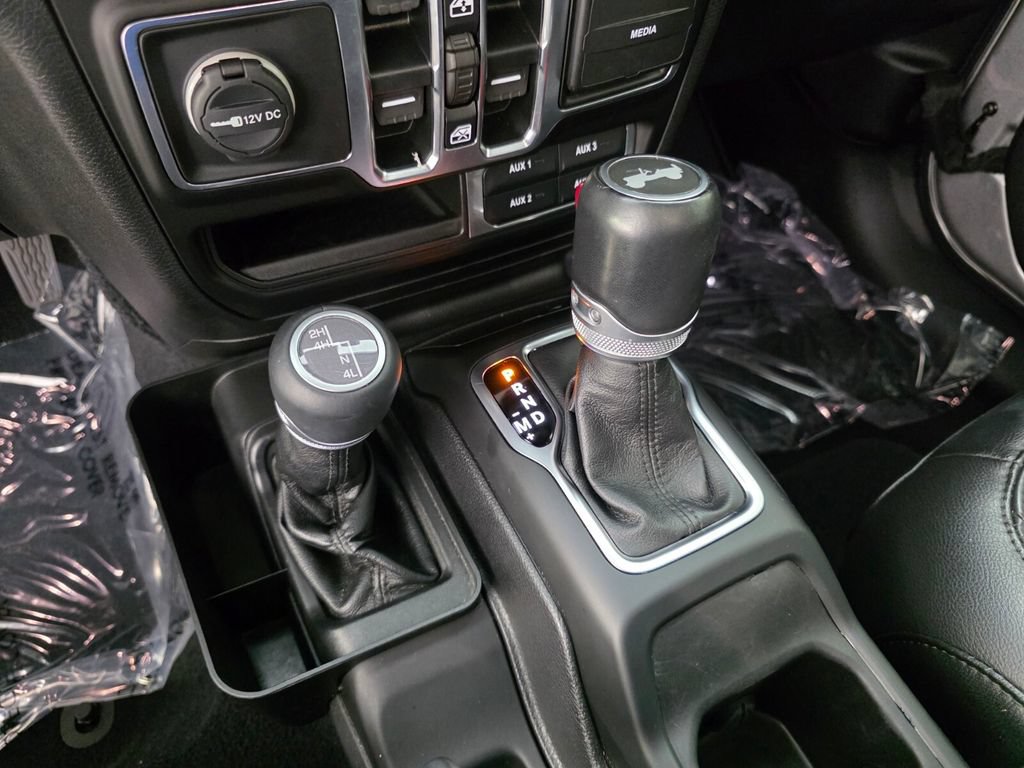 Used 2021 Jeep Wrangler Unlimited Sahara AWD/4WD image 24