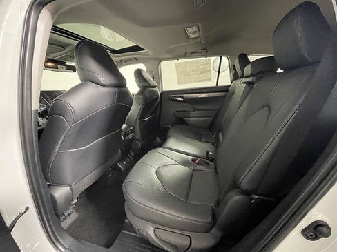 New 2026 Toyota Highlander Limited AWD/4WD image 11