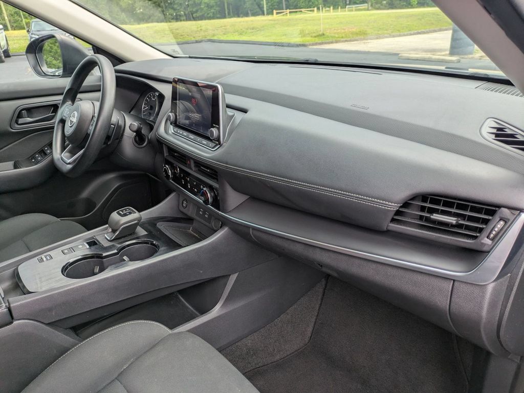 Used 2024 Nissan Rogue S FWD image 32