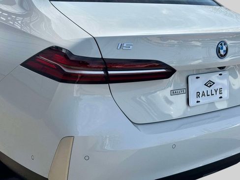 Certified 2025 BMW i5 xDrive40 w/ Premium Package AWD/4WD image 10