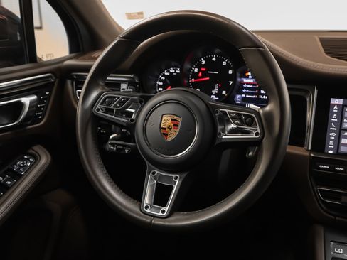 Certified 2019 Porsche Macan AWD/4WD image 27