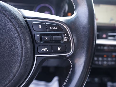 Used 2022 Kia Niro EX FWD image 18