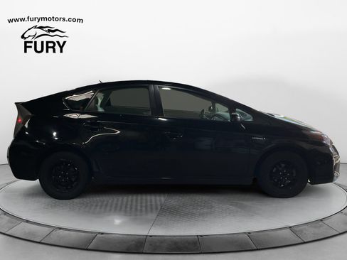 Used 2015 Toyota Prius Two FWD image 2