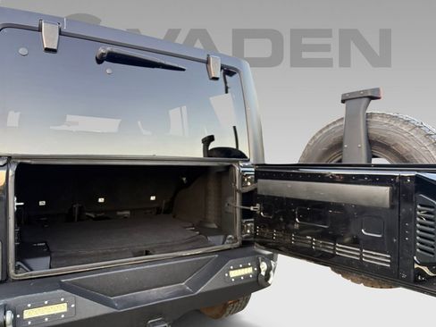 Used 2018 Jeep Wrangler Unlimited Sport w/ Connectivity Group image 17