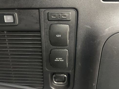 Used 2025 Ford Expedition Platinum AWD/4WD image 38